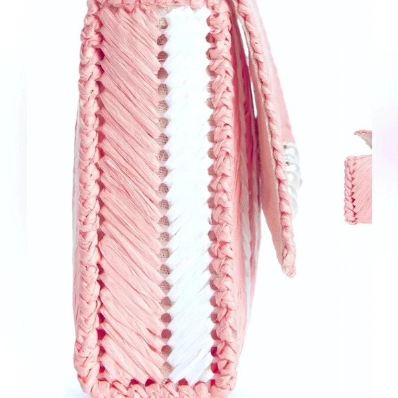 BTB Los Angeles Gizell Clutch interwoven straw clutch heart shape hardware. - Picture 8 of 11